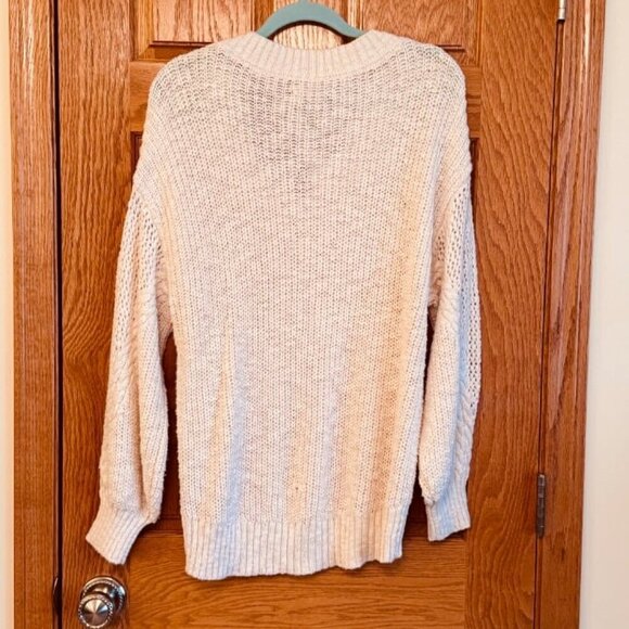 American Eagle Women's M Light Beige V-Neck Pullover Sweater Casual NWT - Picture 2 of 7